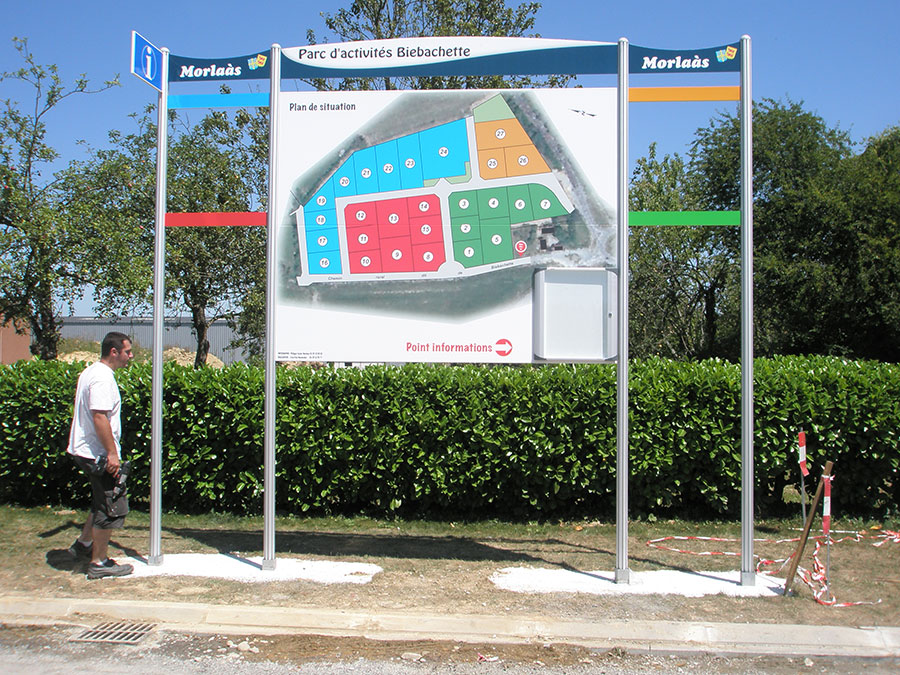 signaletique-flechage-panneaux-routiers-(13)_da82274004e06dc13826de7ec6bd4b85
